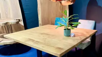 Table carrée en chêne massif – Mazawood - Menuiserie