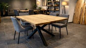 table en chêne carrée