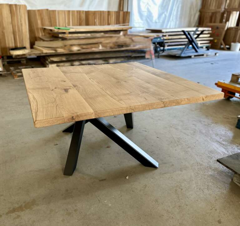 table en chêne carrée