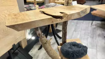 Arbre à chat avec corde en chanvre et base en acier noir – Mazawoo