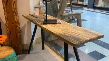 Console en palissandre massif et acier noir