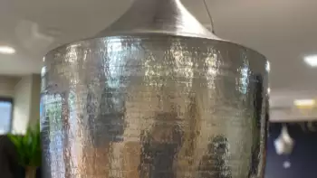 Luminaire en aluminium martelé - Mazawood - Menuiserie