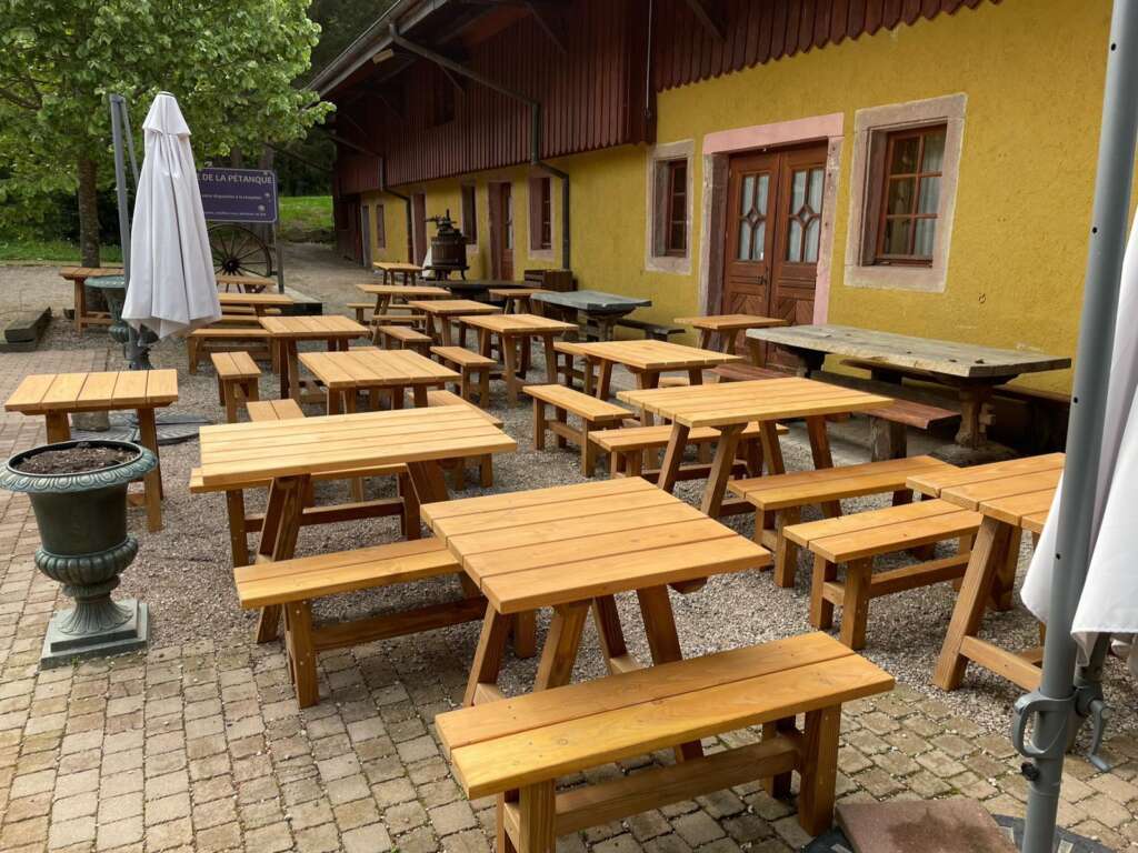 Table de jardin sur mesure en bois massif et acier