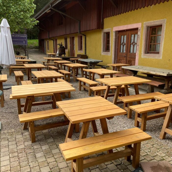 Table de jardin sur mesure en bois massif et acier