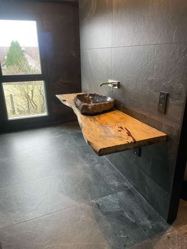 Plan de salle de bain suspendu sur mesure