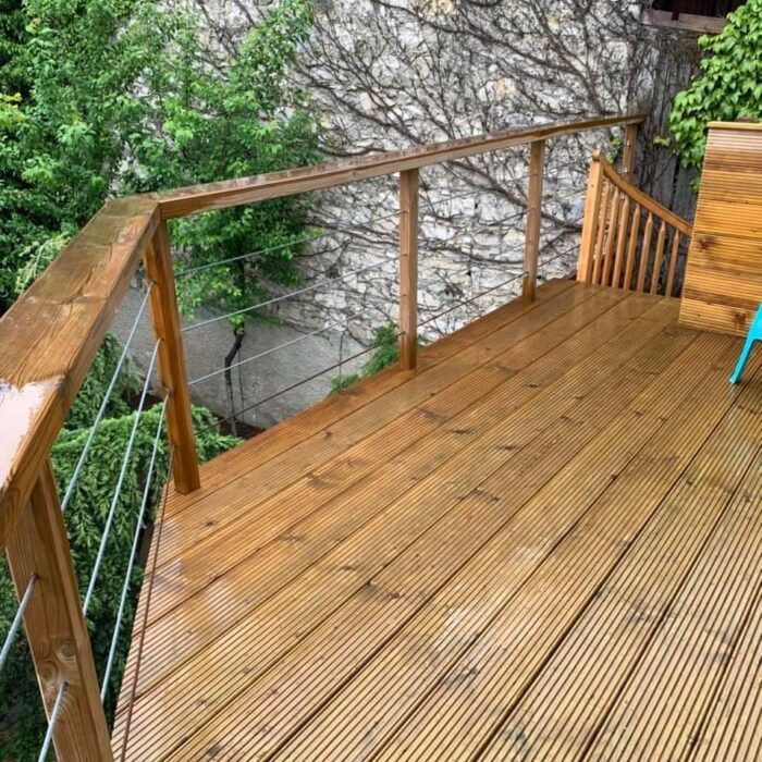 Garde-corps et habillage bois pour terrasse ou balcon