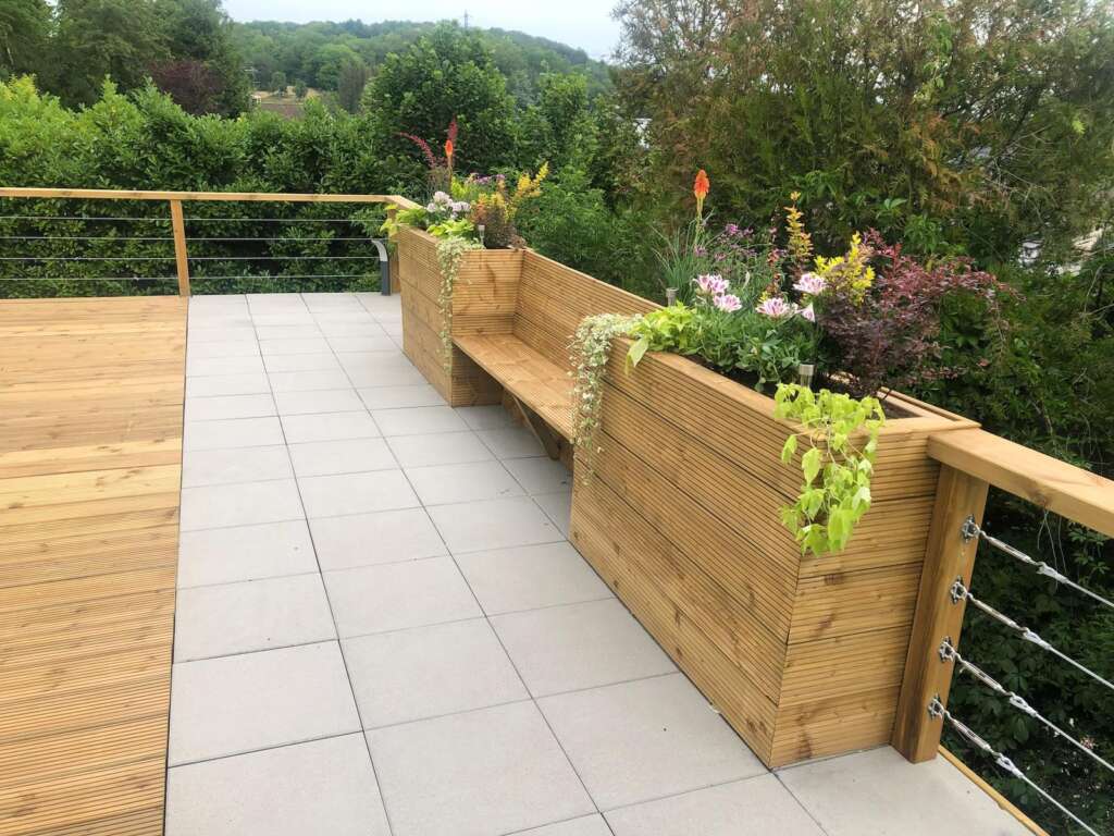 Garde-corps et habillage bois pour terrasse ou balcon