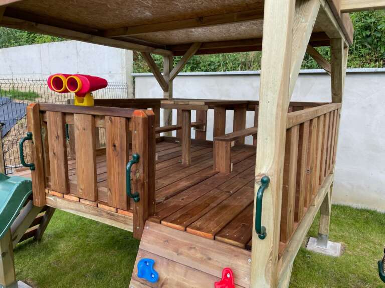 Parc de jeux enfant modulable en bois naturel