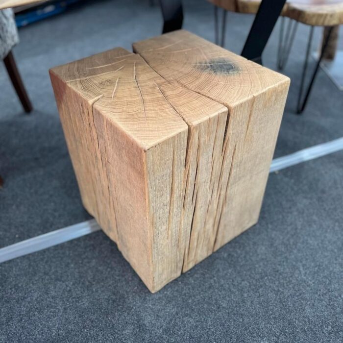 Cube en chêne massif finition vintage brossé, 50x40 c