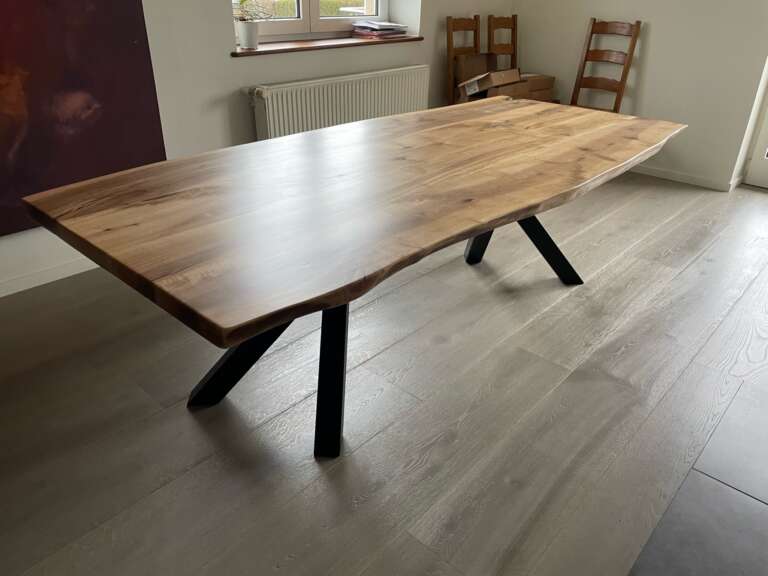 Table à manger avec pied en acier noir mat – Mazawood - Menuiserie