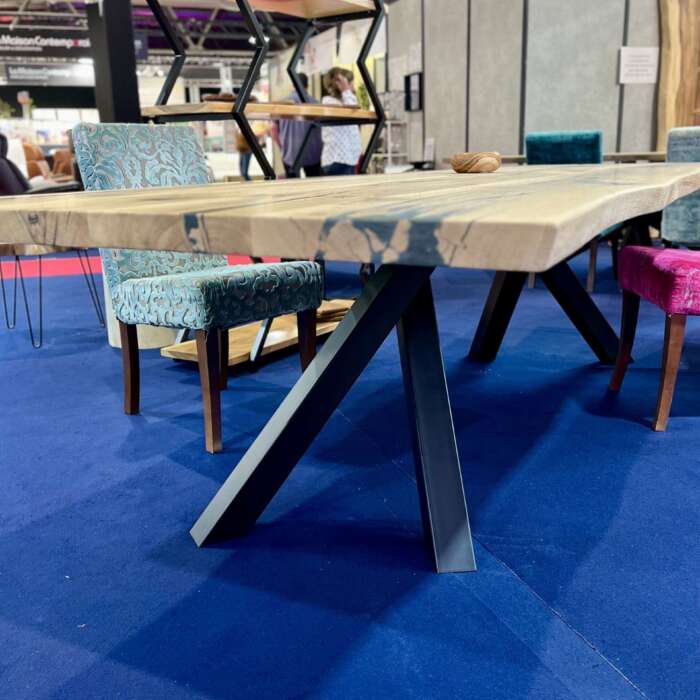 Piétement Diagonal en acier noir mat pour table à manger – Mazawood - Menuiserie