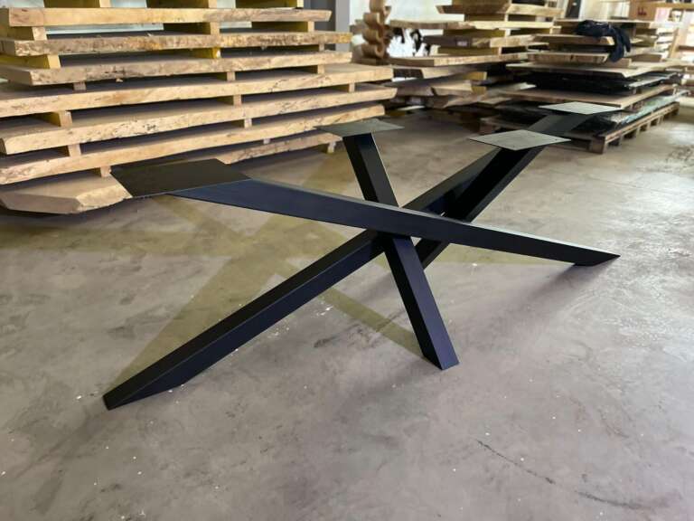 Structure centrale pour table en bois massif – design Wild – Mazawood - Menuiserie