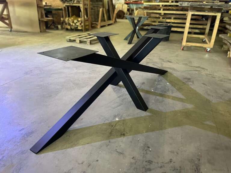 Pied de table design croisé pour plateau lourd – Mazawood - Menuiserie