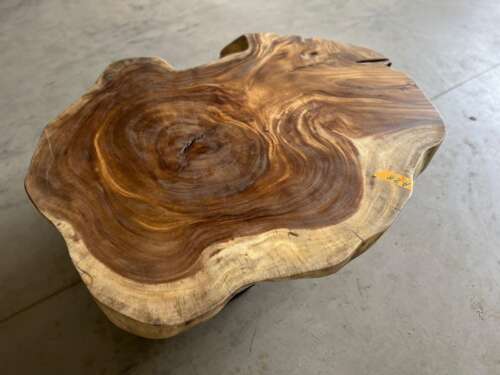 Plateau sculpté en suar A28 avec cavités naturelles Mazawood