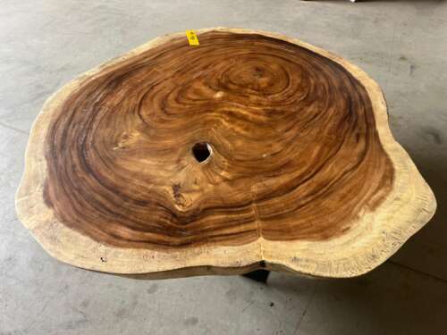 Table basse suar A19 plateau rond avec veinage naturel Mazawood