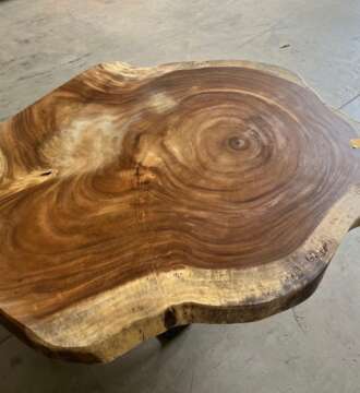 Table basse suar A21 plateau organique veinage naturel Mazawood