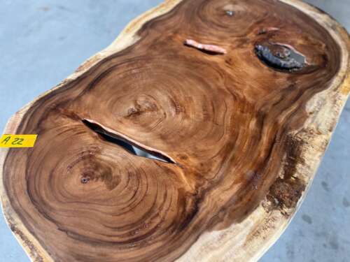 Table basse A22 bois suar sculpté esprit contemporain Mazawood