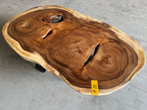 Table A22 en suar massif forme brute et creux naturels Mazawood
