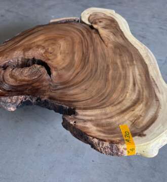 Table basse A30 en suar massif avec contours bruts Mazawood