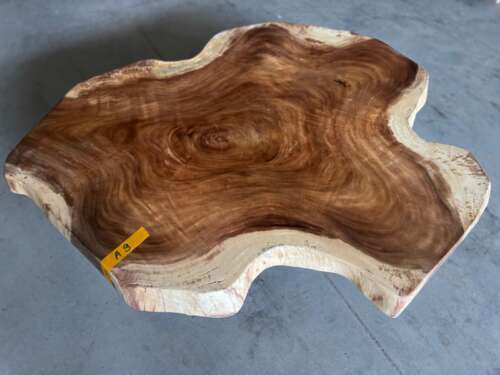 Table basse design A9, suar massif et veinage marqué — Mazawood