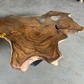 Table basse en suar massif A2 aux formes organiques — Mazawood
