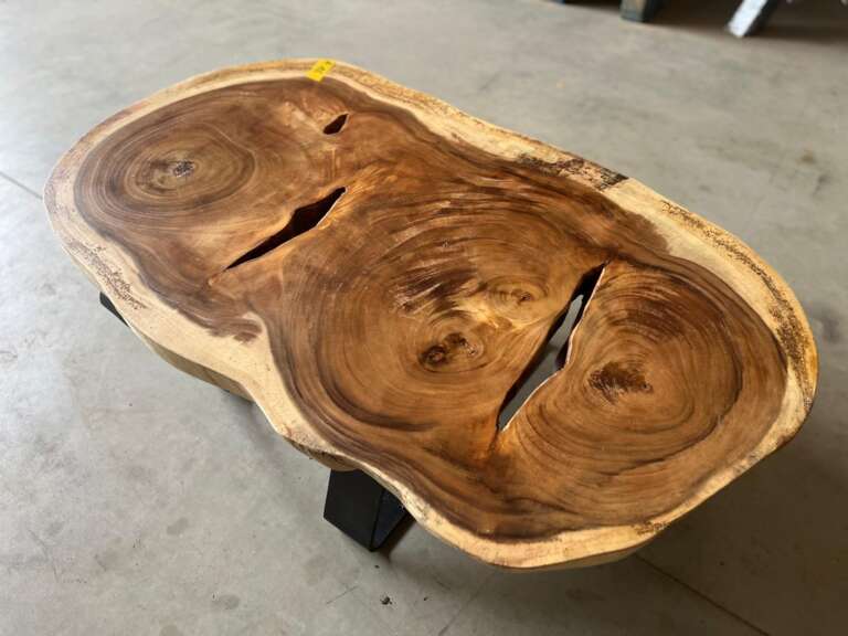 Table basse suar A16 plateau asymétrique design Mazawood