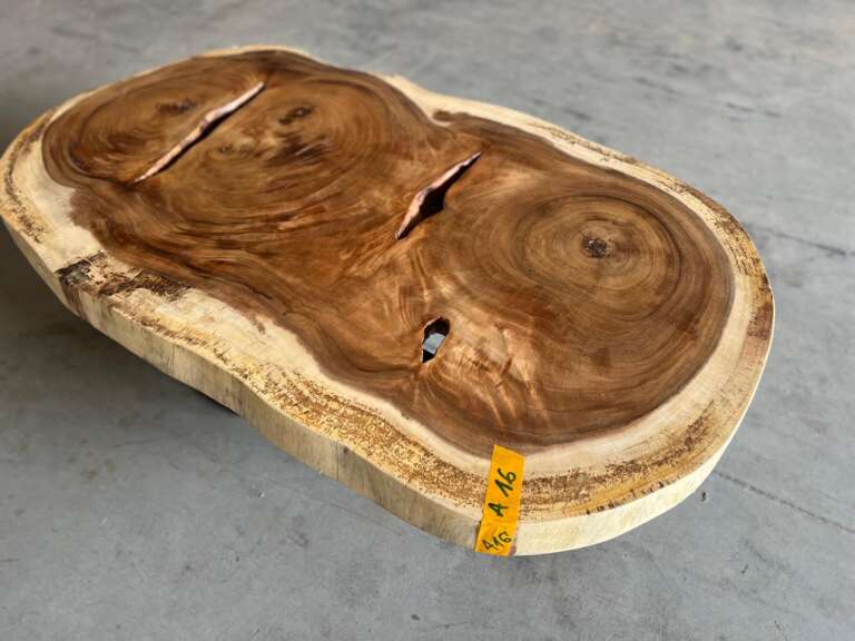 Table basse en suar A16