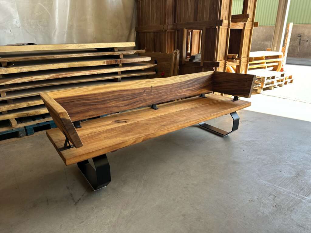 Banc en bois extérieur sur mesure – fabrication artisanale