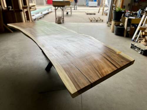 Bureau design en bois suar massif modèle T6