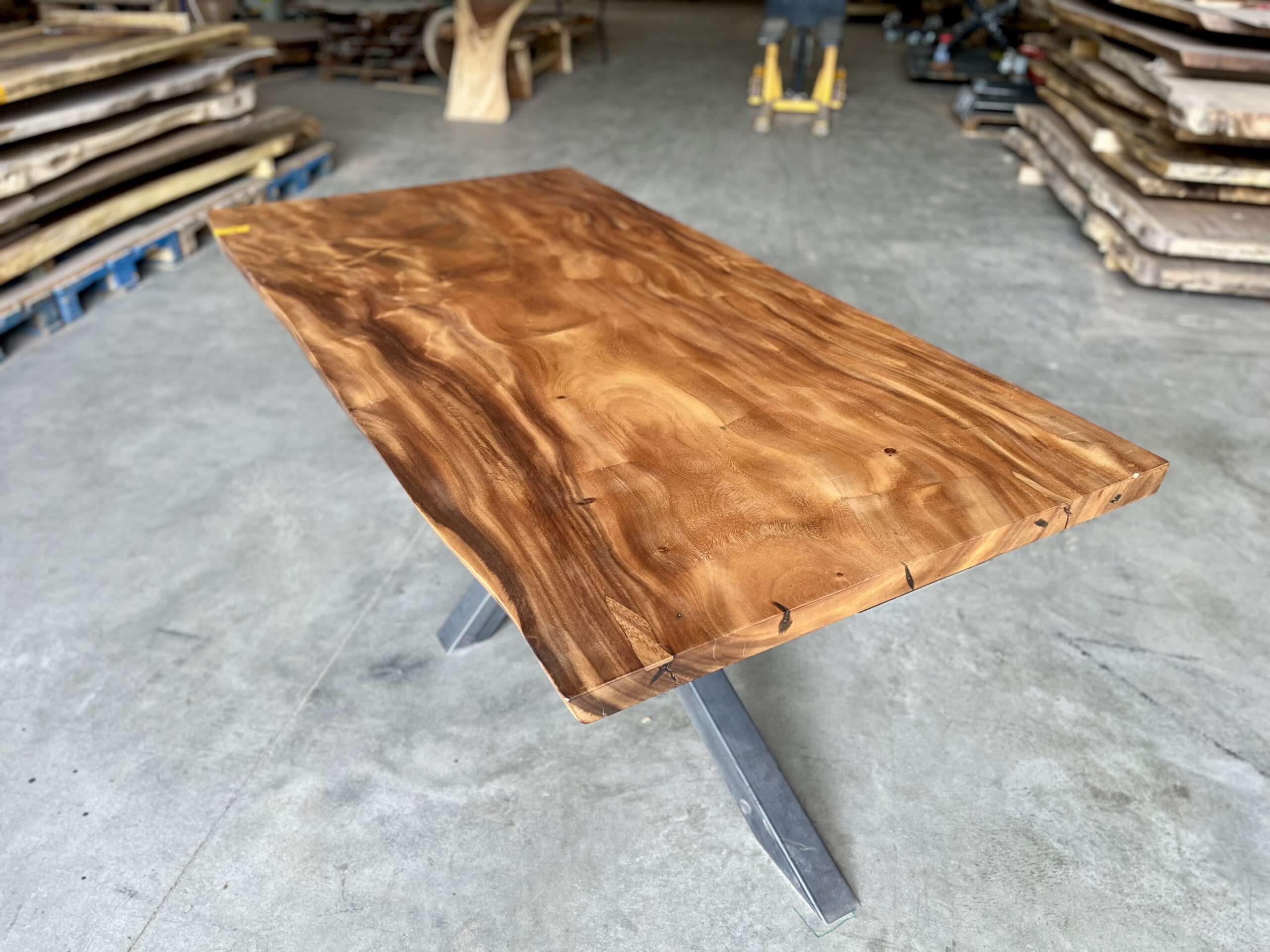 Bureau contemporain en suar massif haut de gamme T13