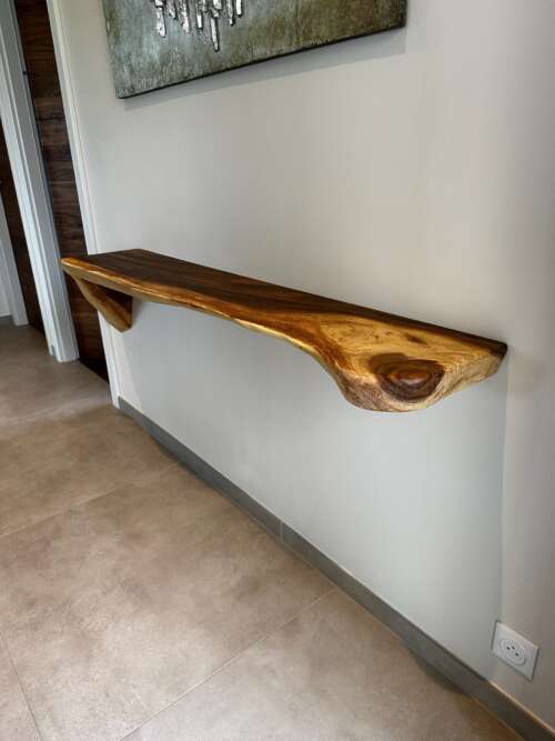 Console design personnalisée en bois naturel