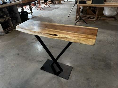 Mobilier artisanal console en bois sur mesure