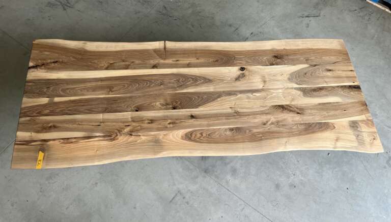 Plateau en noyer massif T3 assemblage multi-planches 302 cm