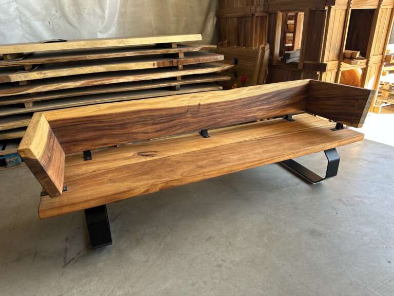 Projet banc personnalisé en bois massif pour jardin