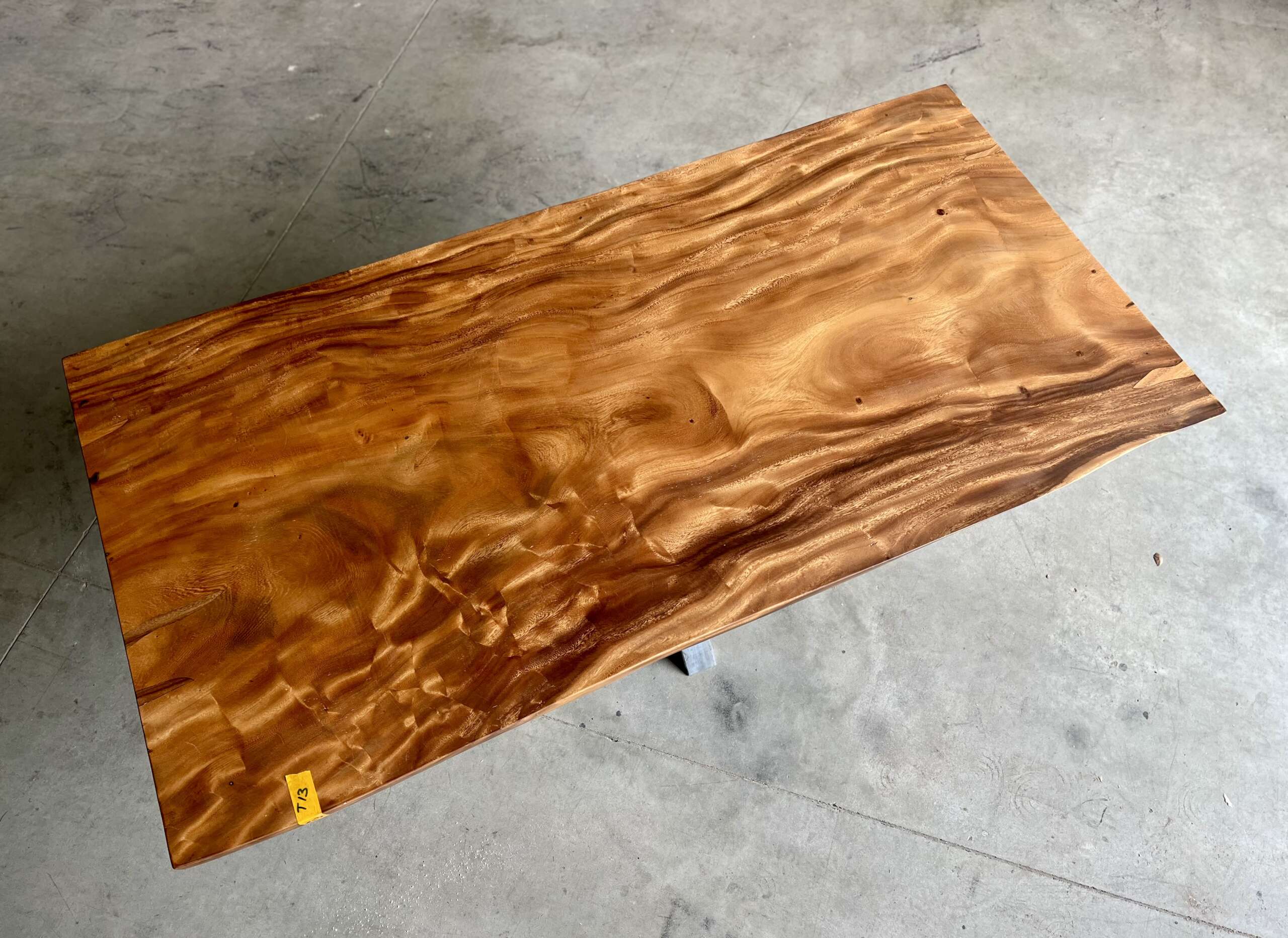 Table de réunion sur mesure en bois suar massif T13