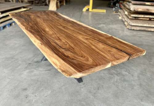 Table de salle à manger haut de gamme en suar massif modèle T2