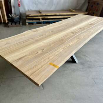 Table en teck massif sur mesure avec piétement Pall