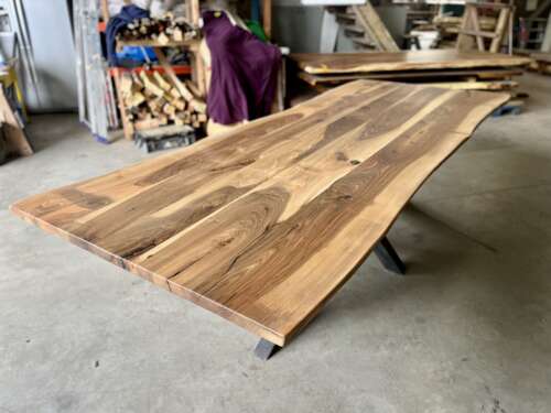 Table sur mesure haut de gamme en noyer massif modèle T3