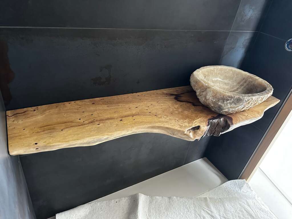 Mobilier de salle de bain en bois massif personnalisé