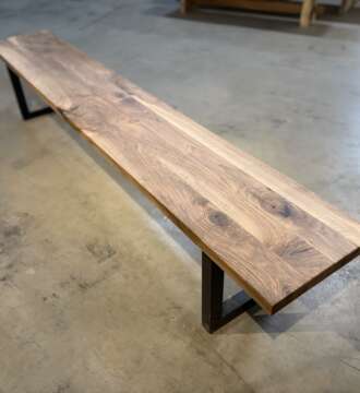 Banc en noyer massif