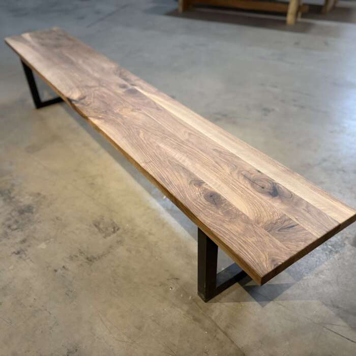 Banc en noyer massif