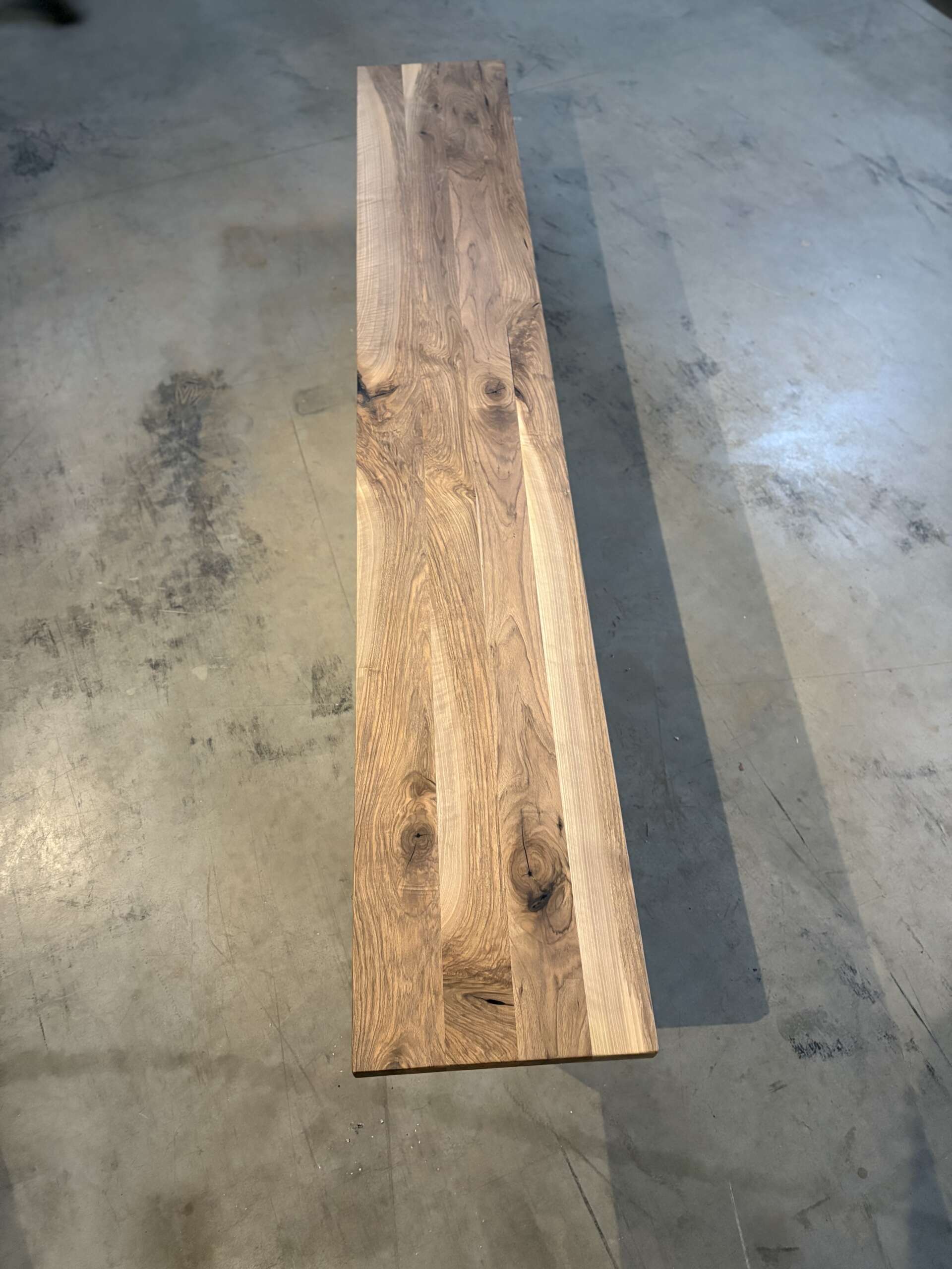 Banc en noyer massif – Image 4