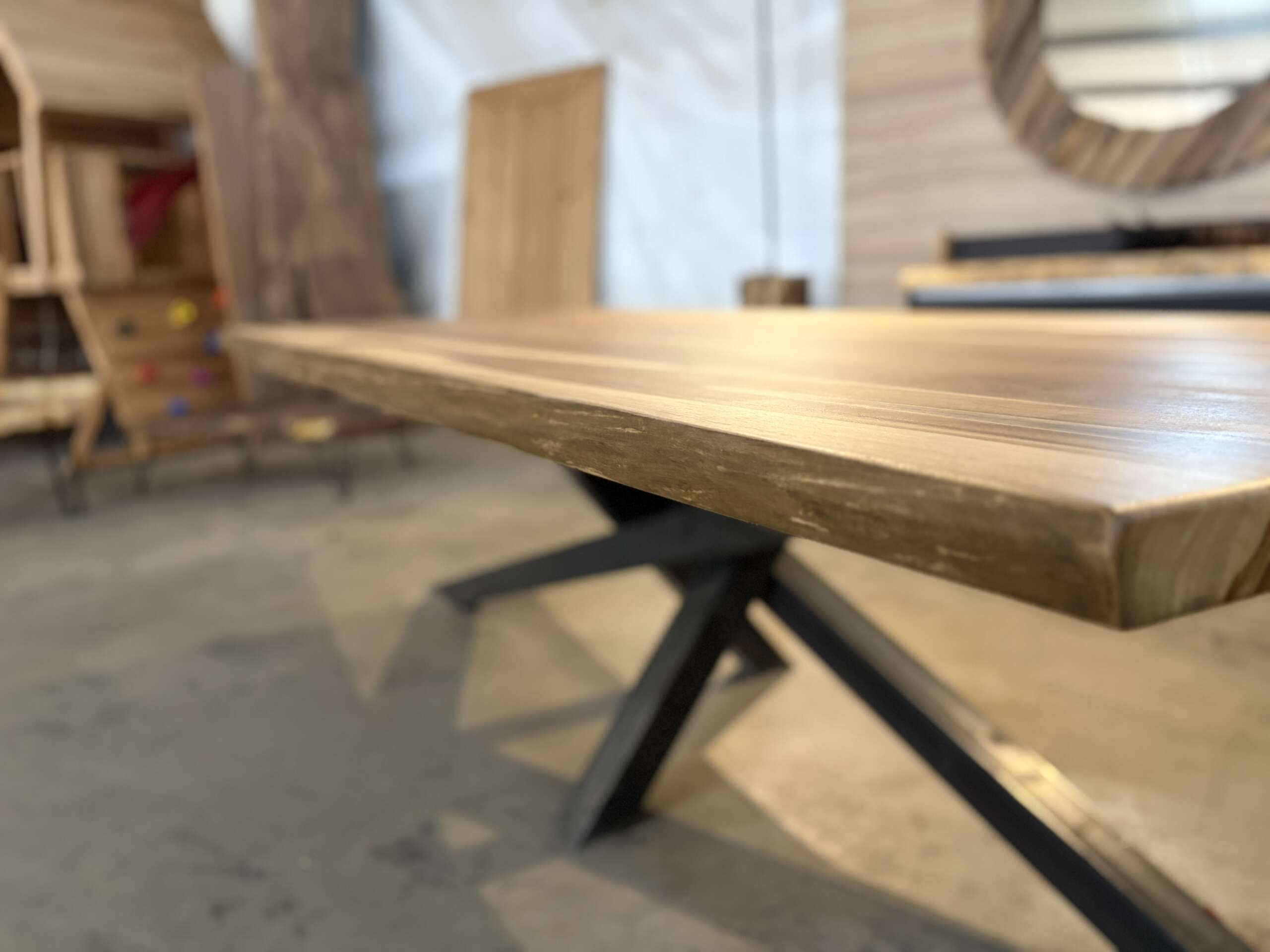 Table à manger en teck massif T19 – Image 2