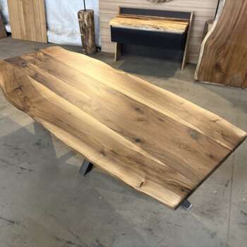 Table à manger en noyer massif