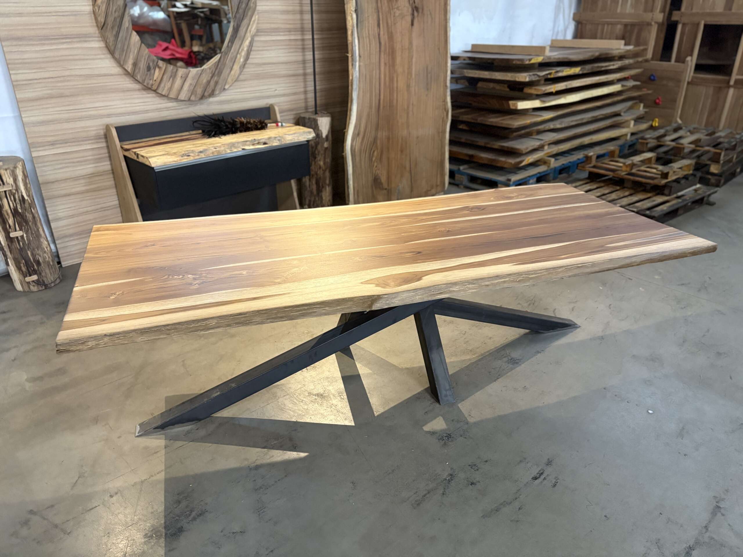 Table à manger en teck massif T19 – Image 3