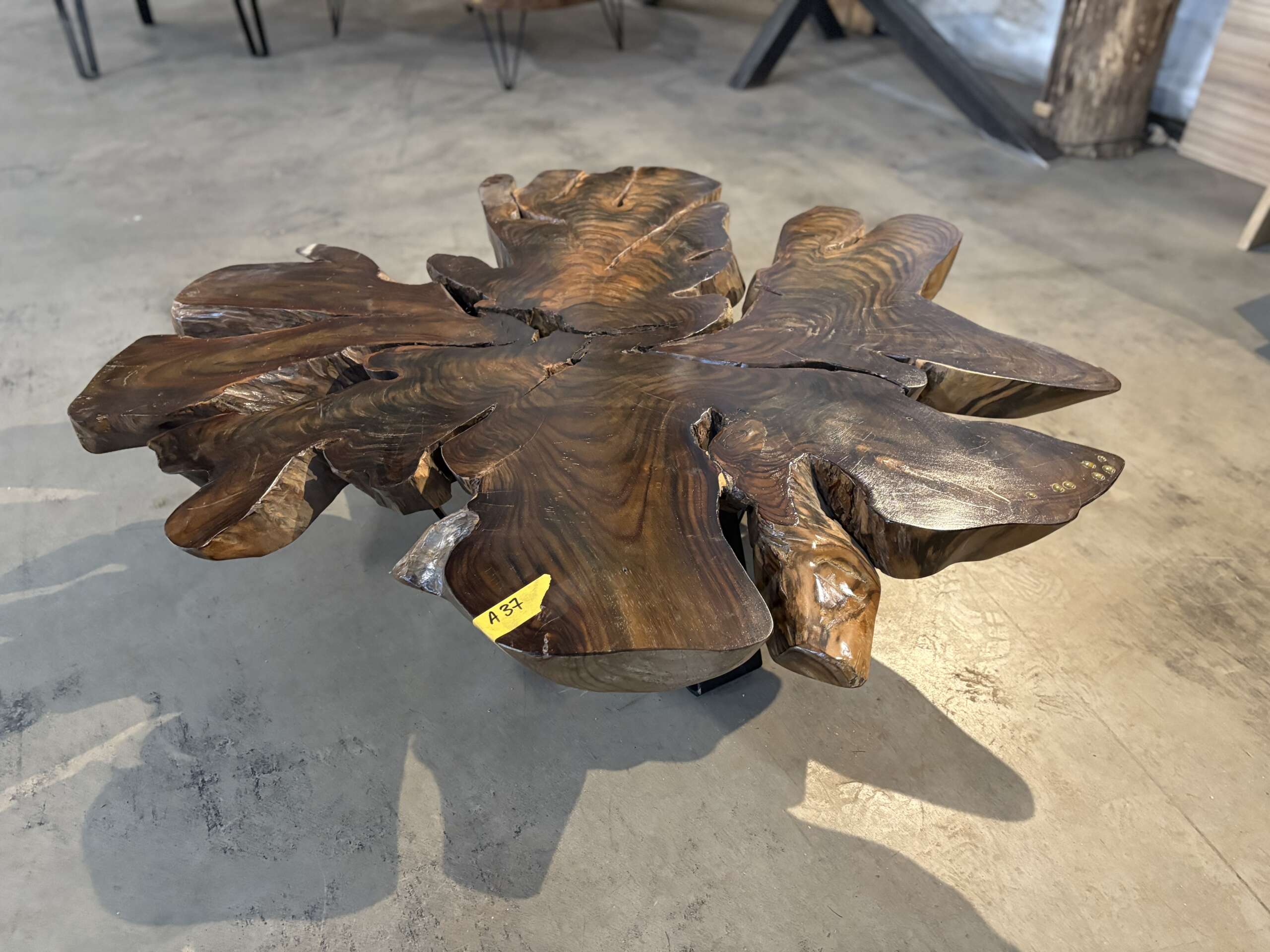 Table basse en bois de violette A38 – Image 2