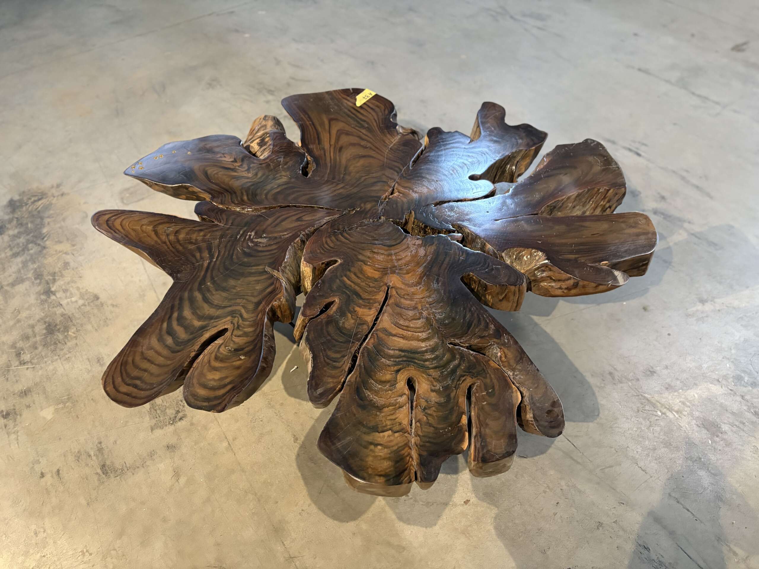 Table basse en bois de violette A38