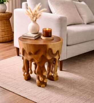 bout de canapé en suar massif — table d’appoint sculptée