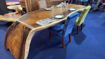 table à manger « curve » en bois massif