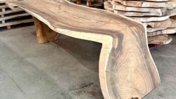 table à manger « curve » en bois massif